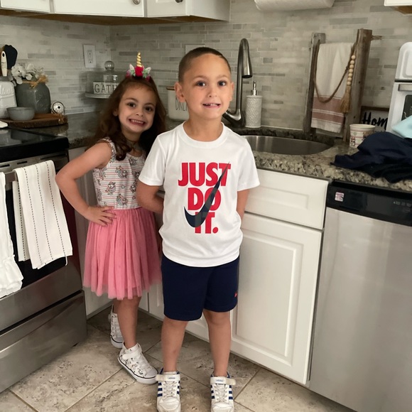 Meet your Posher, Tonianne - Picture 3 of 9